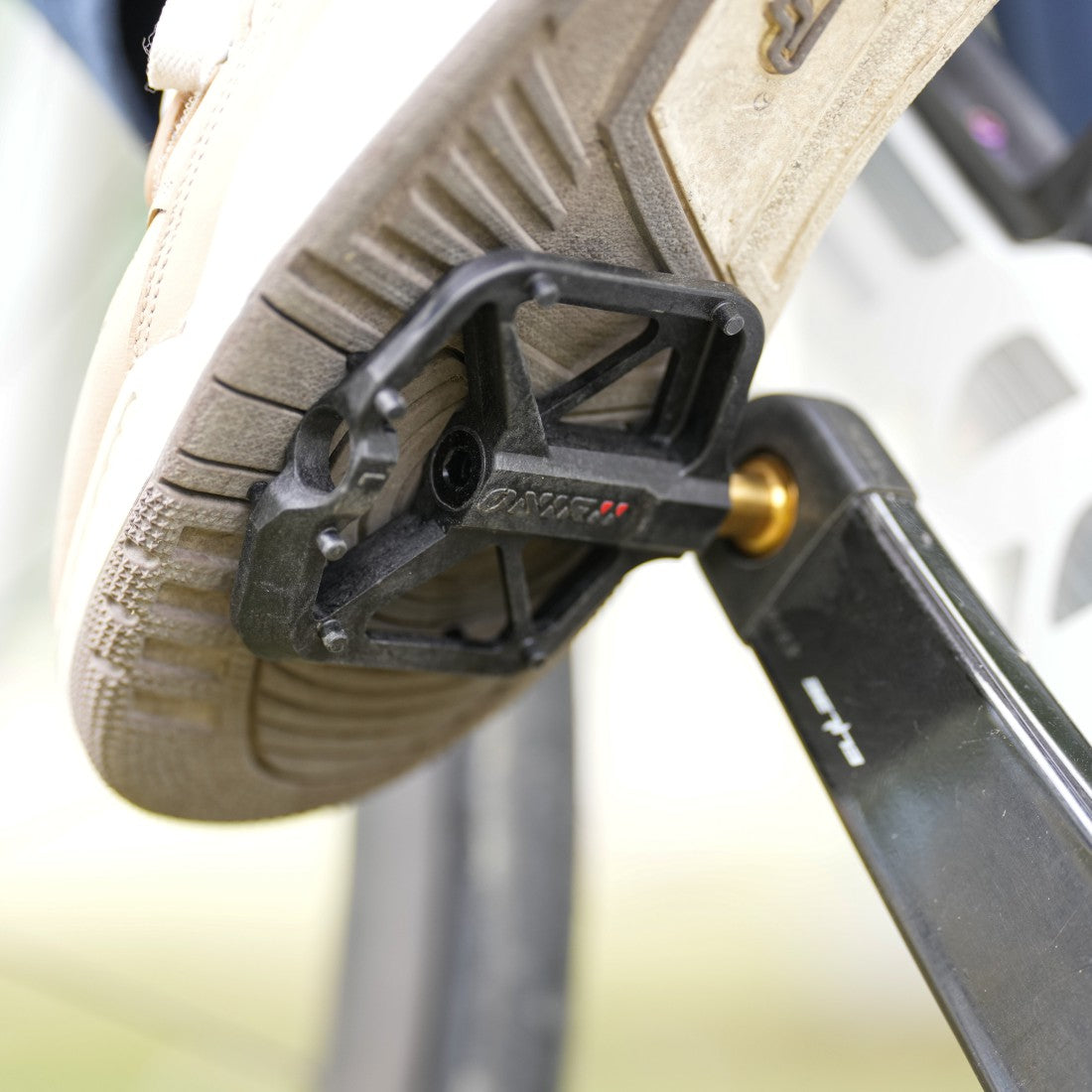 2025 New ONIRII PD-C Injection Carbon Fiber Flat Bike Pedals Ultralight Rolling Pin Titanium Axle for Road Mountain Bikes
