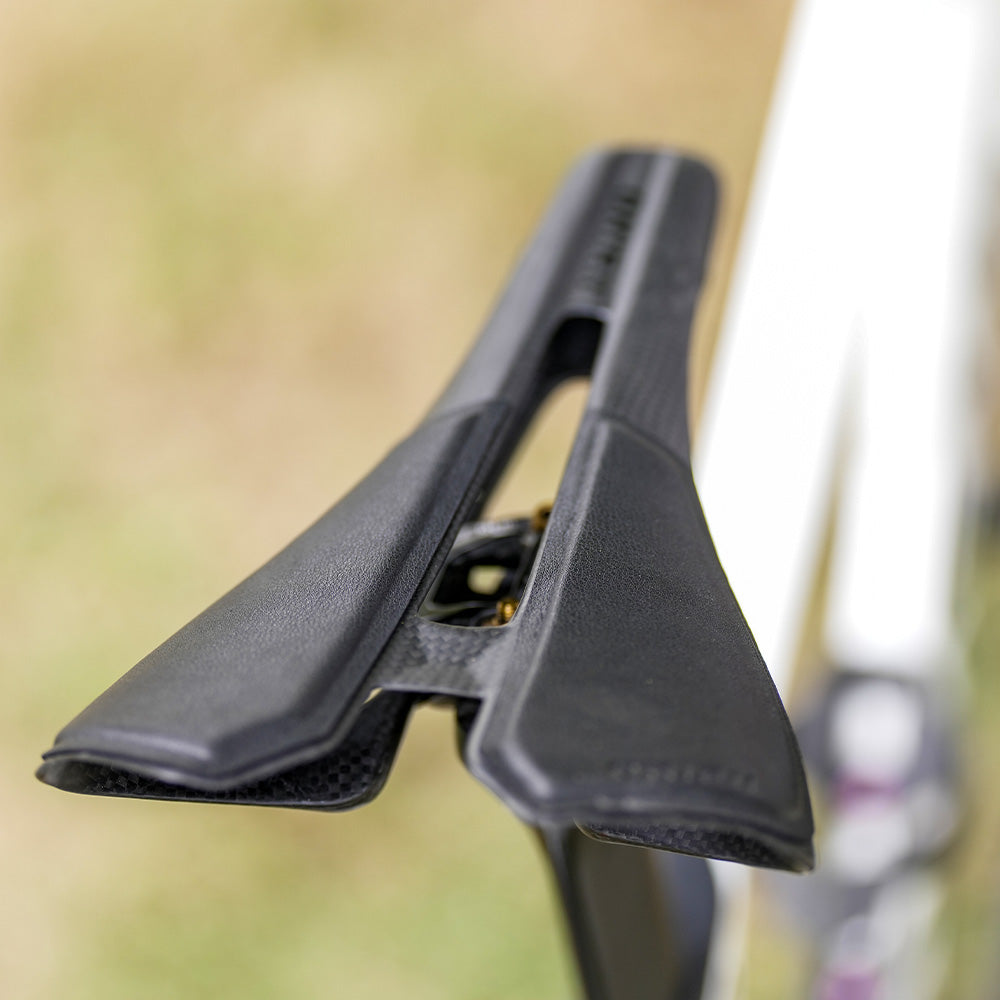 2025 ONIRII AIOM 95g Ultralight Integrated Carbon Base Saddle Carbon Ultra Thin Shock Absorbing Cycling Seat for Road Bicycle