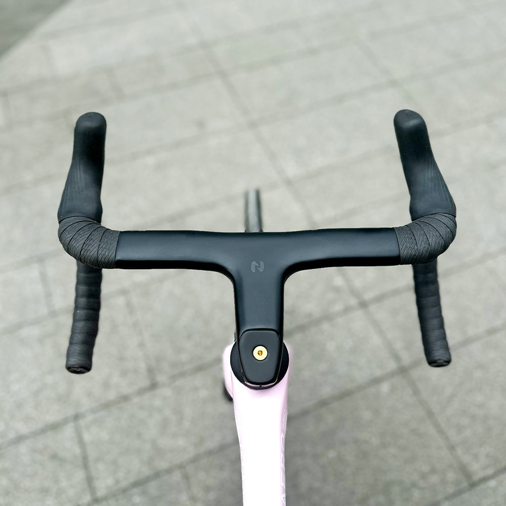 ONIRII Ultra-Light Carbon Fiber Aerodynamic Integrated Handlebars T800 with Internal Cable Routing and Non-Slip Grip—Suitable for Road Racing Bicycles
